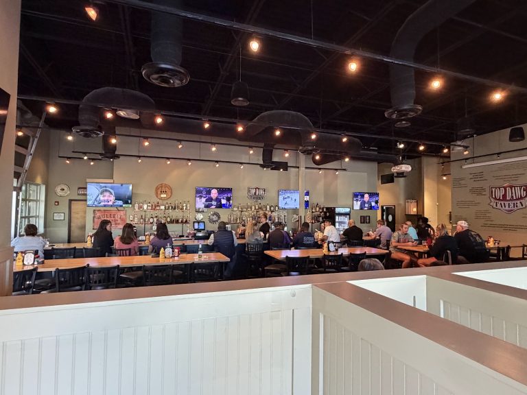 Top Dawg Tavern – Summerville