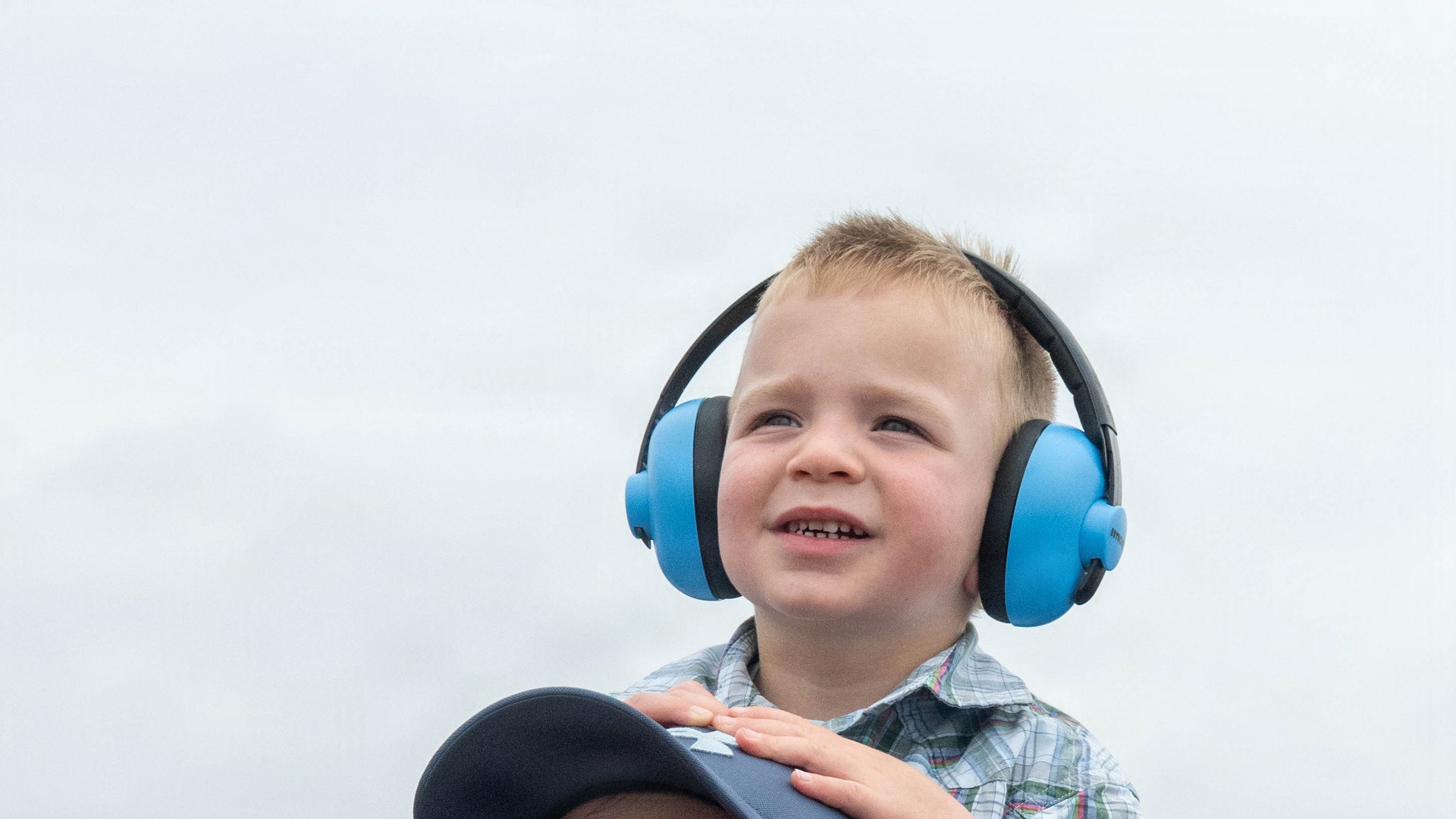 Toddler at the airshow