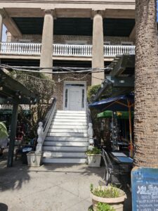 Hemingway's Bistro from outside
