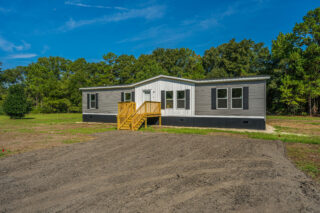 118 Rooster Lane, Saint Stephen SC 29479