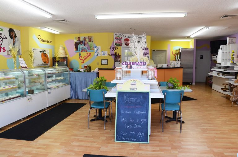 Ms Polly’s Cake Giants