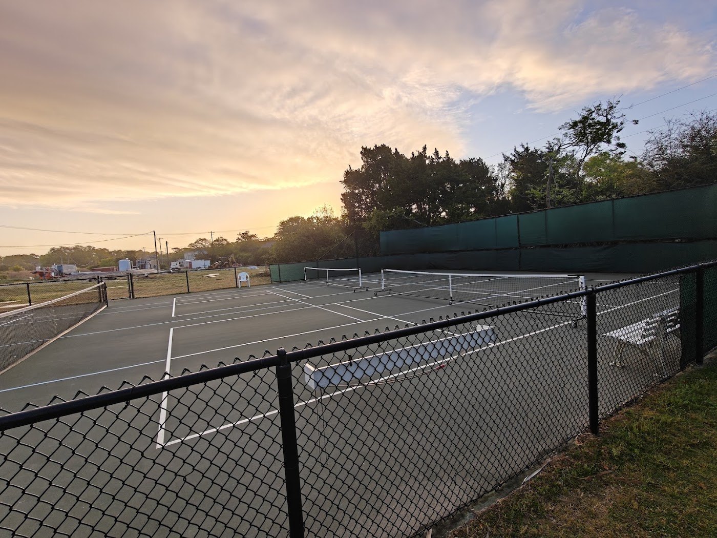 Public tennis and pickleball court courts
