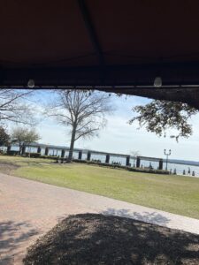 Q on Bay - Beaufort, SC from outside