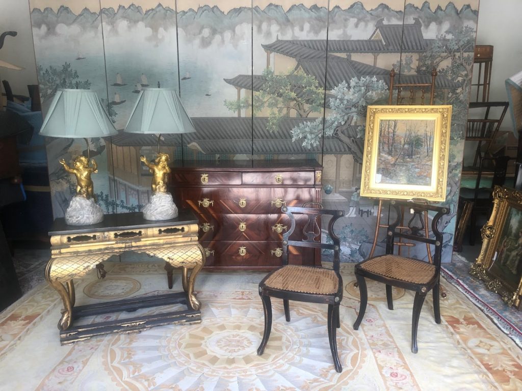 Acanthus Antiques